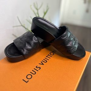 LOUIS VUITTON // JUMBO FLATFORM MULE // *Authentic*